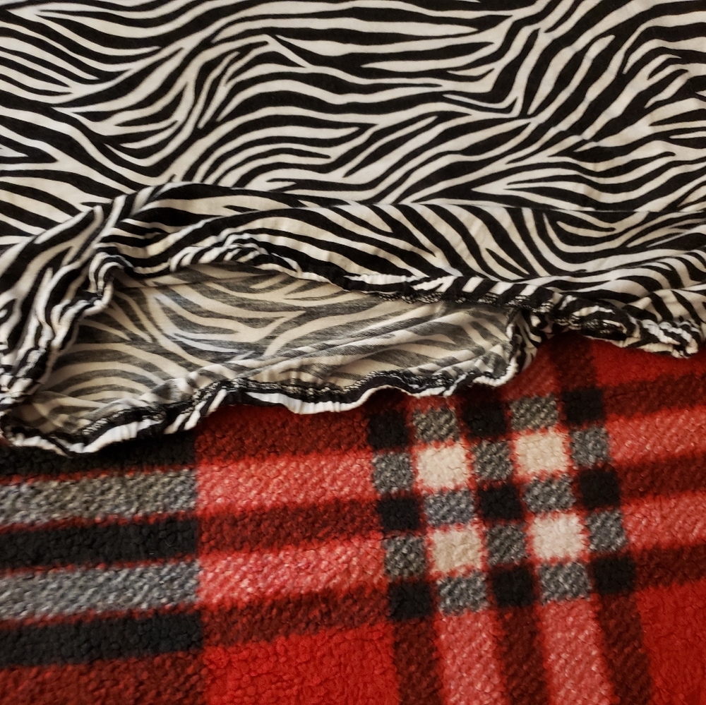 Michael Kors "Zebra Print" top - Picture 7 of 12